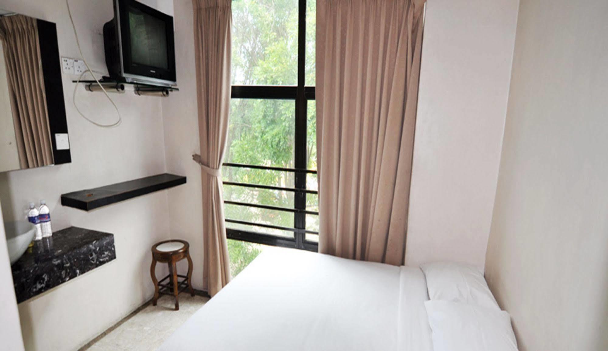 Hotel Zamburger Sg Bakap Kampong Gurun Exterior photo